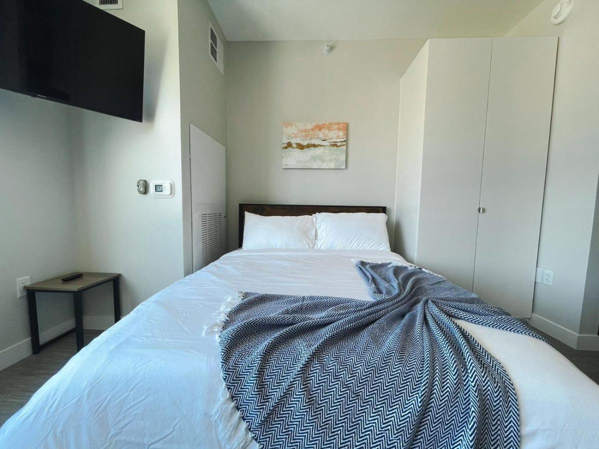 Sleepover Studio Apartments Де-Мойн Экстерьер фото
