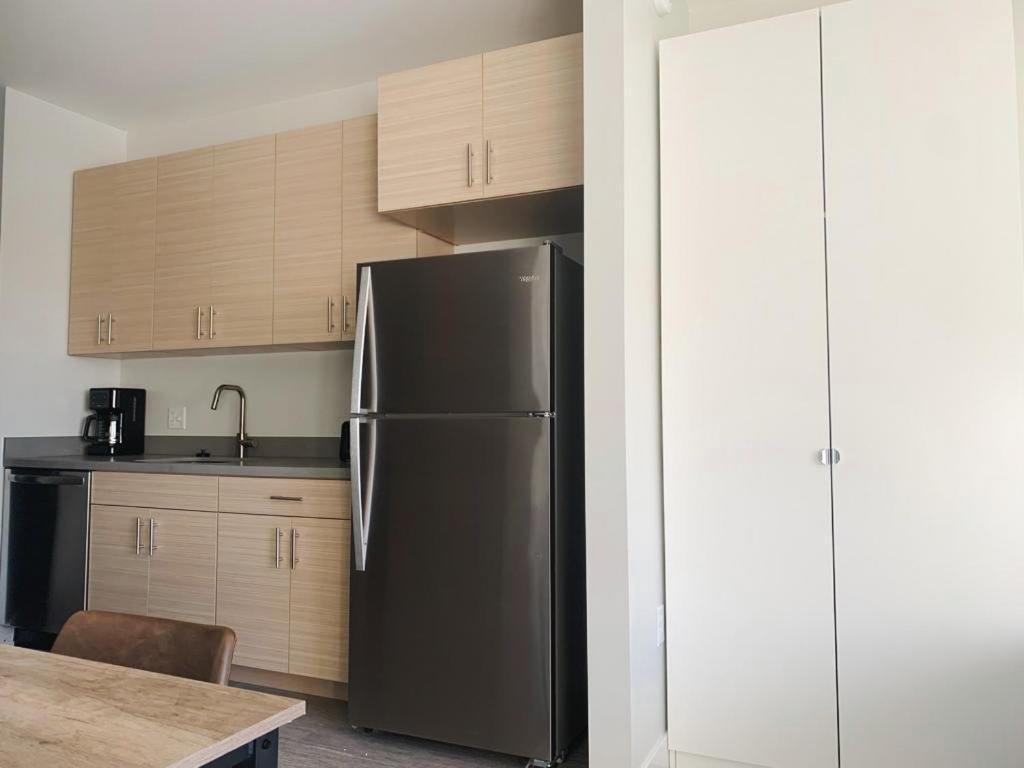 Sleepover Studio Apartments Де-Мойн Экстерьер фото
